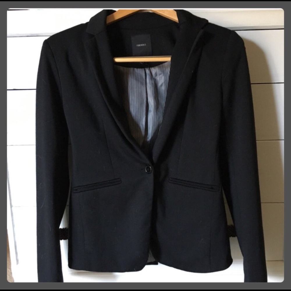 Comfortable Smart-Looking Jacket Forever 21